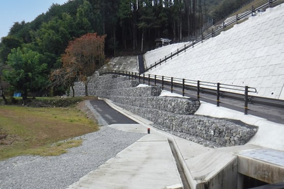 擁壁工 豪雨・地震に強い擁壁